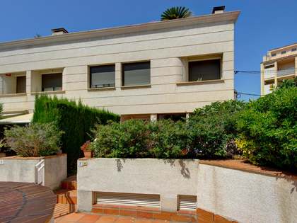 191m² house / villa for sale in Sant Just, Barcelona