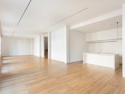 327m² apartment with 143m² terrace for sale in Eixample Right