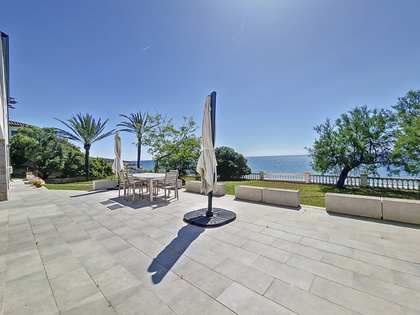 Villa van 306m² te huur met 1,200m² Tuin in Vilanova i la Geltrú