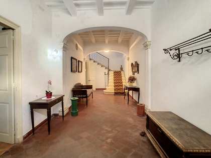 Villa van 545m² te koop met 137m² Tuin in Maó, Menorca