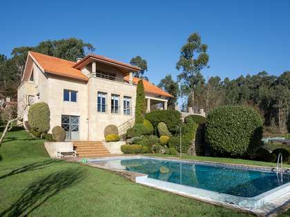 Дом / вилла 629m² на продажу в Pontevedra, Галисия