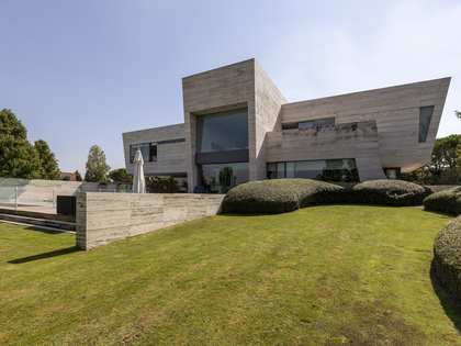 Дом / вилла 1,163m² на продажу в Посуэло, Мадрид
