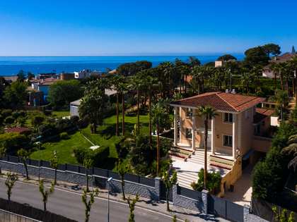 639m² Haus / Villa zum Verkauf in Alella, Barcelona