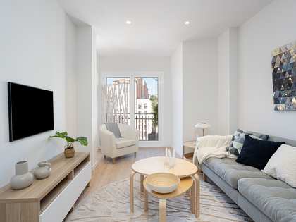 90m² apartment with 6m² terrace for sale in Eixample Right