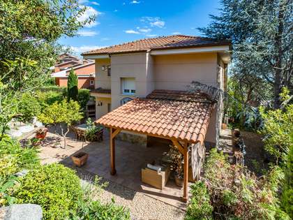 Casa / villa di 302m² in vendita a Teia', Barcellona