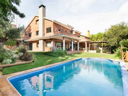 548m² house / villa for rent in Bellamar, Barcelona