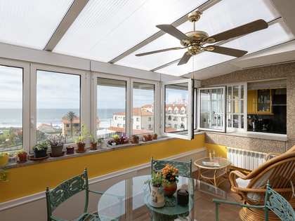 343m² house / villa with 50m² garden for sale in Pontevedra