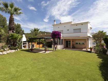 280m&sup2; Hus/Villa till salu i Vallpineda, Barcelona