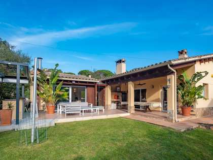 301m² house / villa for sale in Santa Cristina, Costa Brava