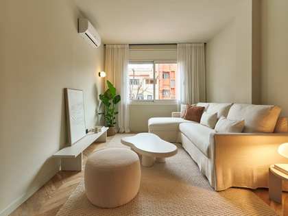 Квартира 68m² на продажу в Грасия, Барселона