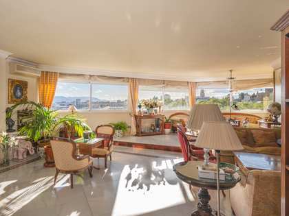 Appartement van 250m² te koop met 300m² Tuin in Malagueta - El Limonar