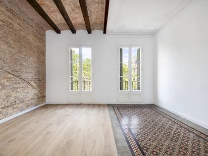 100m² apartment for sale in Sant Antoni, Barcelona