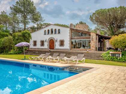Загородный дом 318m² на продажу в El Gironés