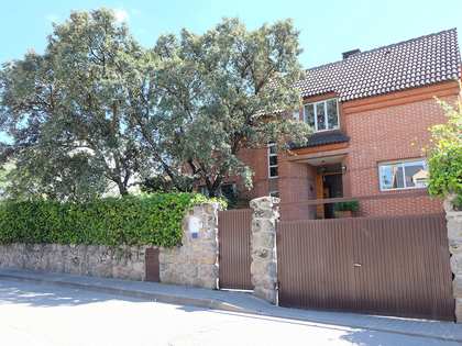 Casa / vila de 275m² à venda em Torrelodones, Madrid