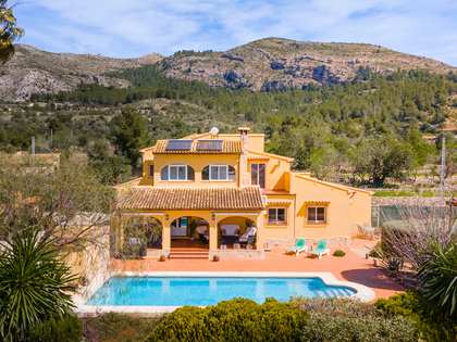 260m² haus / villa mit 70m² terrasse zum Verkauf in Moraira