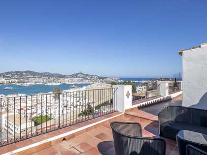 445m² takvåning med 60m² terrass till salu i Ibiza Stad