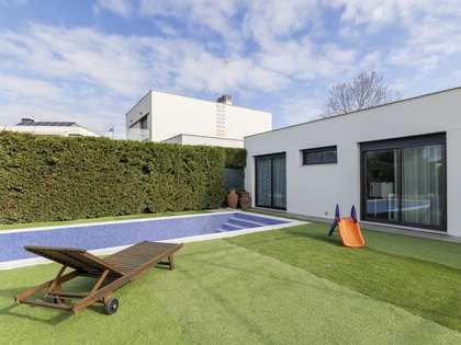 300m² house / villa with 300m² garden for sale in Boadilla Monte