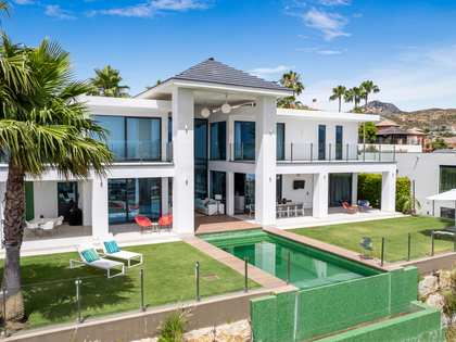 Huis / villa van 497m² te koop met 184m² terras in Benahavís