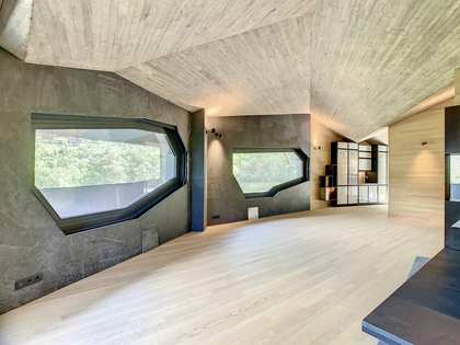 693m² apartment with 197m² garden for sale in Ordino
