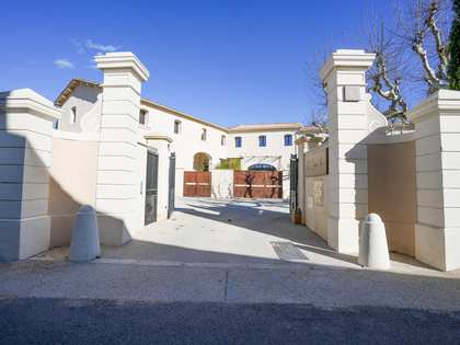 154m² house / villa with 90m² garden for sale in Montpellier