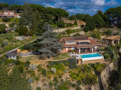 320m² house / villa for sale in Sant Vicenç de Montalt