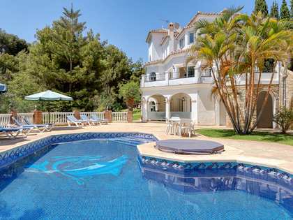 Huis / villa van 460m² te koop in Axarquia, Malaga
