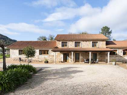 Дом / вилла 395m² на продажу в Pontevedra, Галисия