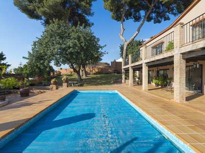 458m² house / villa with 60m² terrace for sale in East Málaga