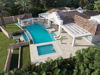 1,176m² house / villa for sale in Nueva Andalucía