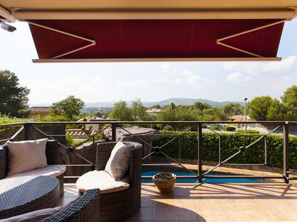 Casa / Vil&middot;la de 280m&sup2; en venda a Els Cards, Sitges