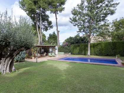 Дом / вилла 536m² на продажу в Годелья / Рокафорт, Валенсия