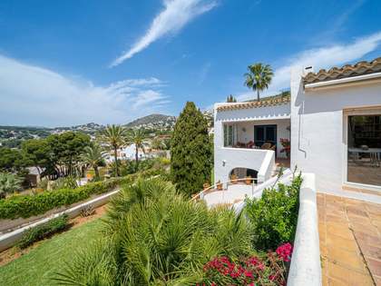302m² house / villa with 100m² terrace for sale in Moraira