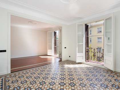 135m² apartment with 8m² terrace for sale in Eixample Right