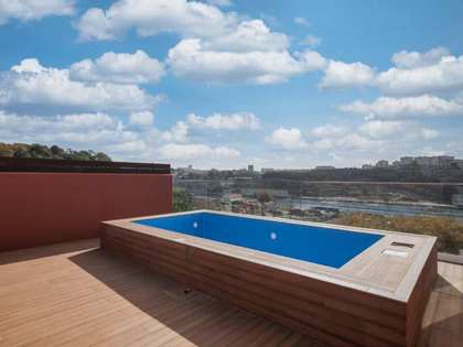 195m² penthouse with 150m² terrace for sale in Porto