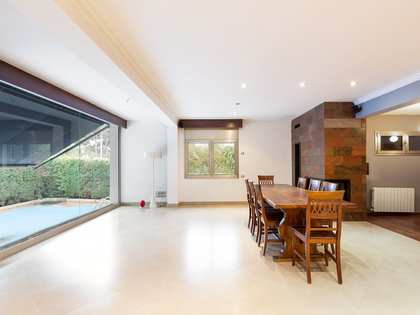 Дом / вилла 362m² на продажу в Montemar, Барселона
