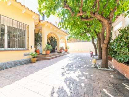 Casa / villa di 211m² in vendita a La Pineda, Barcellona