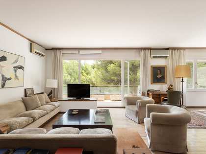 273m² apartment with 32m² terrace for sale in Pedralbes