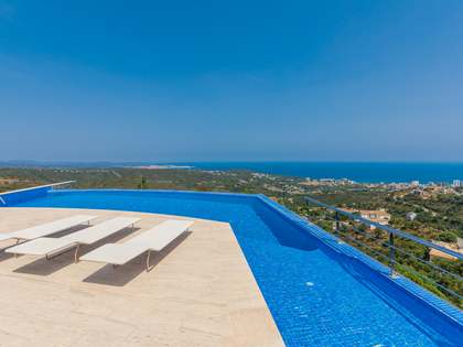 Дом на продажу на побережье Коста Брава - элитная недвижимость в Испании