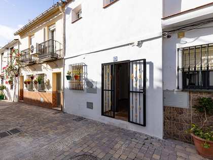 Edificio de 125m² con 20m² terraza en venta en Estepona