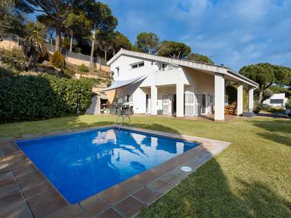 Huis / villa van 307m² te koop in Cabrils, Barcelona