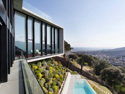 Torre de disseny en venda a Cabrils, a la Costa del Maresme (Barcelona)