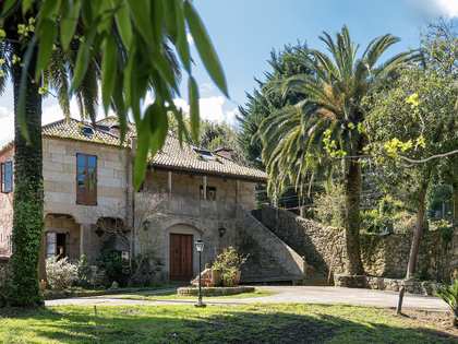 Casa / vil·la de 381m² en venda a Pontevedra, Galicia