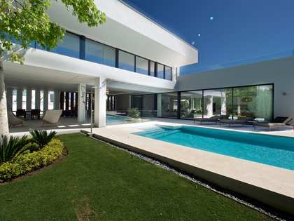 917m² haus / villa mit 186m² terrasse zum Verkauf in Benahavís