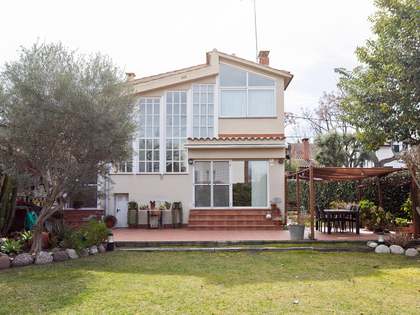 130m² house / villa for sale in Mirasol, Barcelona