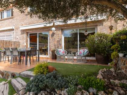 276m² house / villa with 45m² garden for sale in Alella