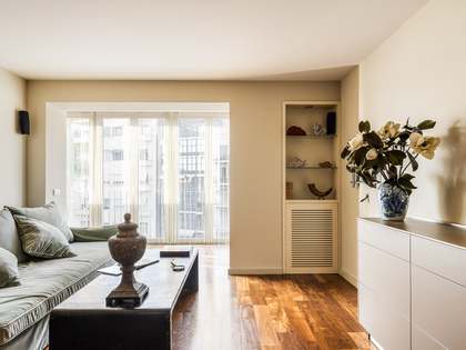 Pis de 3 dormitoris i 2 banys en venda al carrer C&ograve;rsega