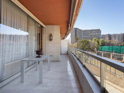 202m² apartment with 22m² terrace for sale in Turó Park