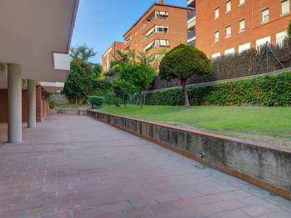 Квартира 105m², 50m² Сад на продажу в Sant Just, Барселона
