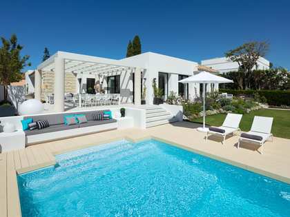 Casa / Villa di 371m² con 156m² terrazza in vendita a Nueva Andalucía