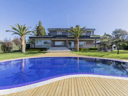 Villa van 750m² te koop met 2,500m² Tuin in Boadilla Monte